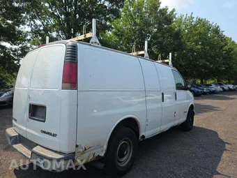 2001 Chevrolet Express G3500 Cargo Van 135.0" WB - miniatura 3