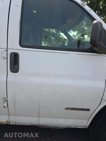 2001 Chevrolet Express G3500 Cargo Van 135.0" WB - miniatura 37