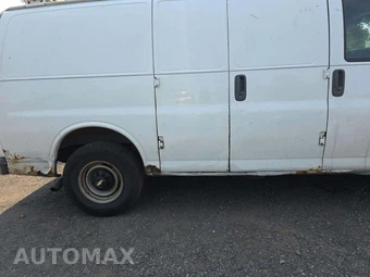 2001 Chevrolet Express G3500 Cargo Van 135.0" WB - miniatura 38