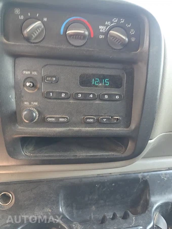 2001 Chevrolet Express G3500 Cargo Van 135.0" WB - miniatura 41