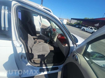 2001 Chrysler PT Cruiser - miniatura 18