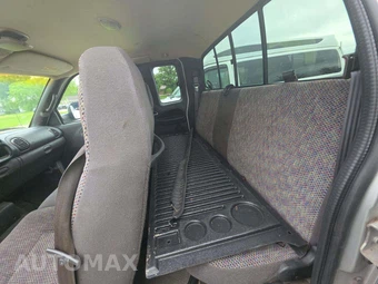 2001 Dodge Ram 3500 Extended Cab Long Bed DRW – miniatura 13