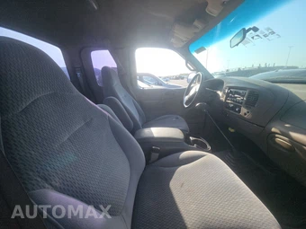 2001 Ford F-150 XLT Extended Cab Medium Bed w/Rear Doors – miniatura 8
