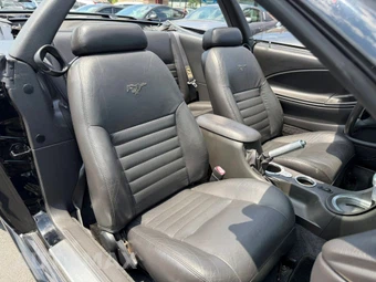 2001 Ford Mustang GT Deluxe Convertible - miniatura 30