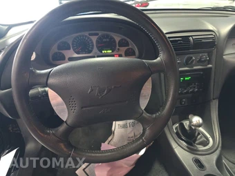 2001 Ford Mustang GT Deluxe Coupe - miniatura 10
