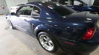 2001 Ford Mustang GT Deluxe Coupe - miniatura 28