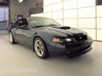 2001 Ford Mustang GT Deluxe Coupe - miniatura 3