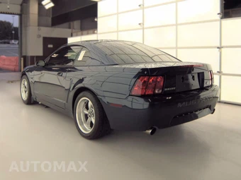 2001 Ford Mustang GT Deluxe Coupe - miniatura 6