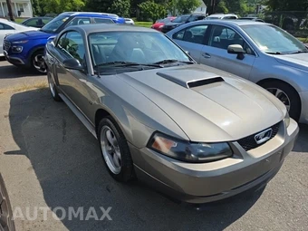 2001 Ford Mustang GT Deluxe Coupe – miniatura 3