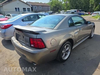 2001 Ford Mustang GT Deluxe Coupe – miniatura 4