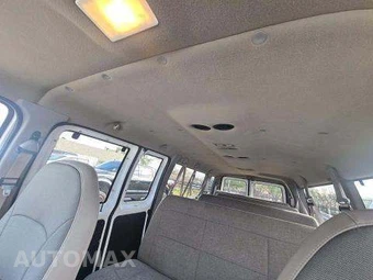 2001 Ford Super Duty E-350 Wagon XL 138.0" WB - miniatura 11