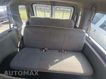 2001 Ford Super Duty E-350 Wagon XL 138.0" WB - miniatura 14