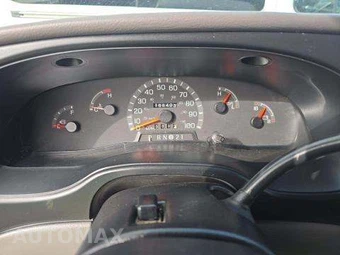 2001 Ford Super Duty E-350 Wagon XL 138.0" WB - miniatura 9