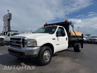 2001 Ford Super Duty F-350 Cab Chassis XL Regular Cab DRW - miniatura 10
