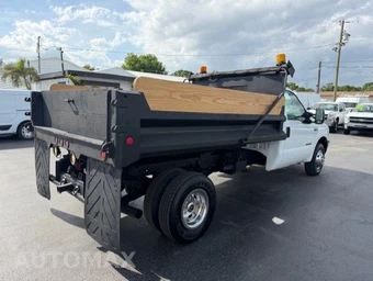 2001 Ford Super Duty F-350 Cab Chassis XL Regular Cab DRW - miniatura 11