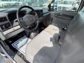 2001 Ford Super Duty F-350 Cab Chassis XL Regular Cab DRW - miniatura 12