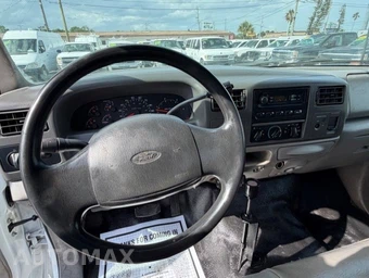 2001 Ford Super Duty F-350 Cab Chassis XL Regular Cab DRW - miniatura 13
