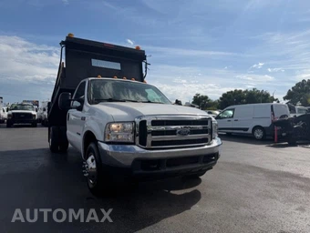 2001 Ford Super Duty F-350 Cab Chassis XL Regular Cab DRW - miniatura 3