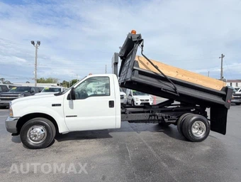 2001 Ford Super Duty F-350 Cab Chassis XL Regular Cab DRW - miniatura 8