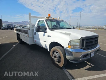 2001 Ford Super Duty F-450 Cab Chassis XLT Regular Cab DRW - miniatura 3
