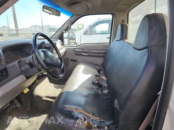 2001 Ford Super Duty F-450 Cab Chassis XLT Regular Cab DRW - miniatura 7