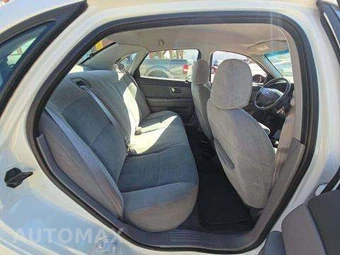 2001 Ford Taurus SE Sedan – miniatura 17