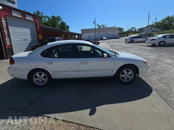 2001 Ford Taurus SE Sedan – miniatura 5