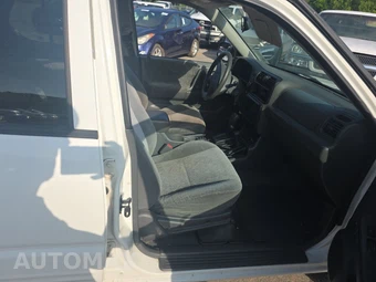 2001 Isuzu Rodeo S – miniatura 8