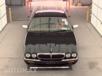 2001 Jaguar XJ8 – miniatura 2
