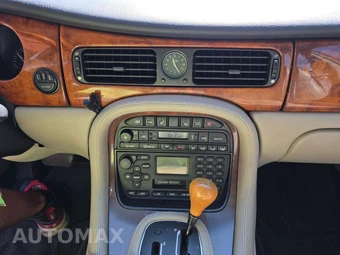 2001 Jaguar XJR – miniatura 10