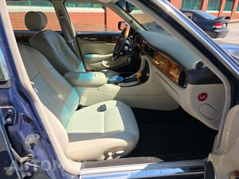 2001 Jaguar XJR – miniatura 18
