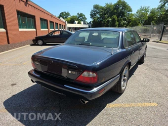 2001 Jaguar XJR – miniatura 3