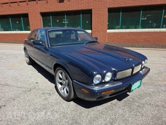 2001 Jaguar XJR – miniatura 4