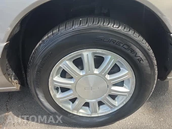2001 Lincoln Continental – miniatura 9