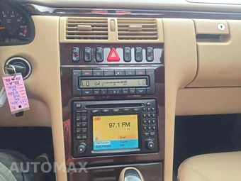 2001 Mercedes-Benz E 320 4MATIC Sedan - miniatura 10