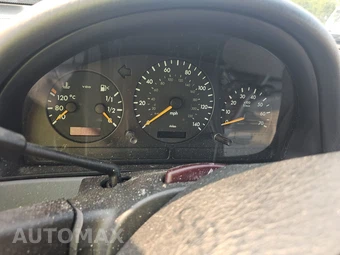 2001 Mercedes-Benz ML 320 - miniatura 12