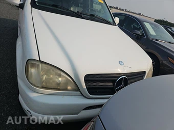 2001 Mercedes-Benz ML 320 - miniatura 2
