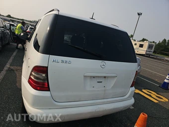 2001 Mercedes-Benz ML 320 - miniatura 5