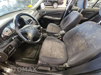 2001 Nissan Sentra SE – miniatura 7