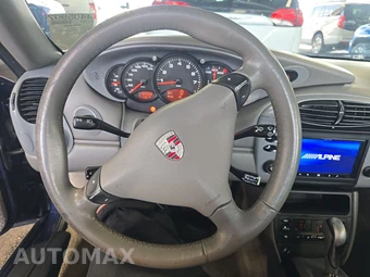 2001 Porsche 911 Cabriolet Carrera 4 – miniatura 10