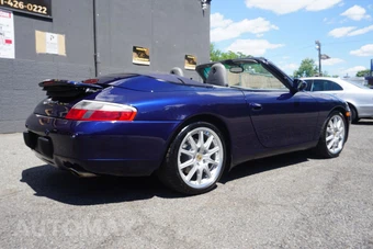 2001 Porsche 911 Cabriolet Carrera 4 – miniatura 8