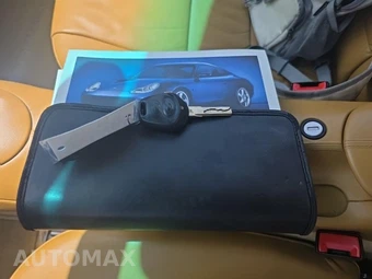 2001 Porsche 911 Carrera 4 Coupe – miniatura 21