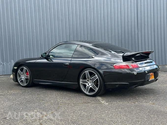 2001 Porsche 911 Carrera 4 Coupe - miniatura 10