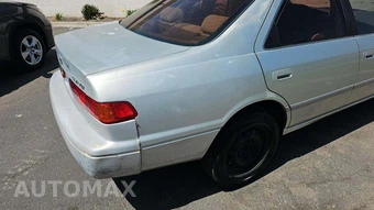 2001 Toyota Camry LE – miniatura 29