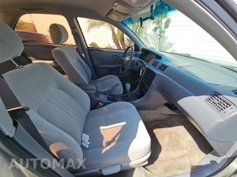 2001 Toyota Camry LE – miniatura 8