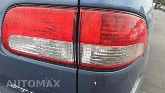 2001 Toyota Sienna XLE 114.2" WB – miniatura 27