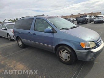 2001 Toyota Sienna XLE 114.2" WB – miniatura 3