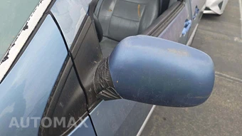 2001 Toyota Sienna XLE 114.2" WB – miniatura 45