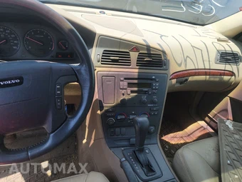 2001 Volvo V70 2.4 w/Moonroof – miniatura 11