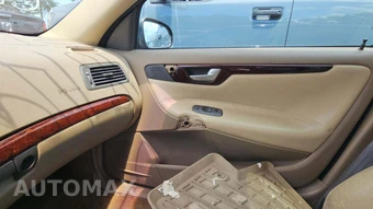 2001 Volvo V70 2.4 w/Moonroof – miniatura 19